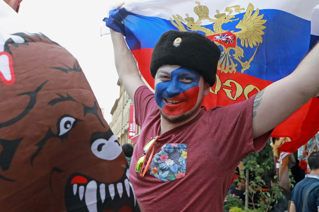 Иллюстрация к новости: Гордые гражданством россияне оказались счастливее обиженных на страну
